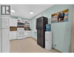 Den - 120 Aboyne Place Ne, Calgary, AB T2A5Z1 Photo 11