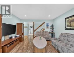 4pc Bathroom - 120 Aboyne Place Ne, Calgary, AB T2A5Z1 Photo 9