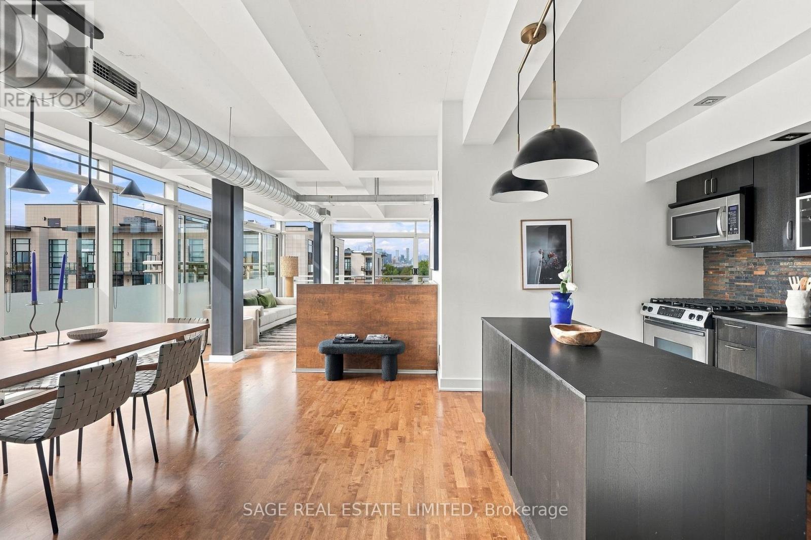#601 233 CARLAW AVENUE - 2