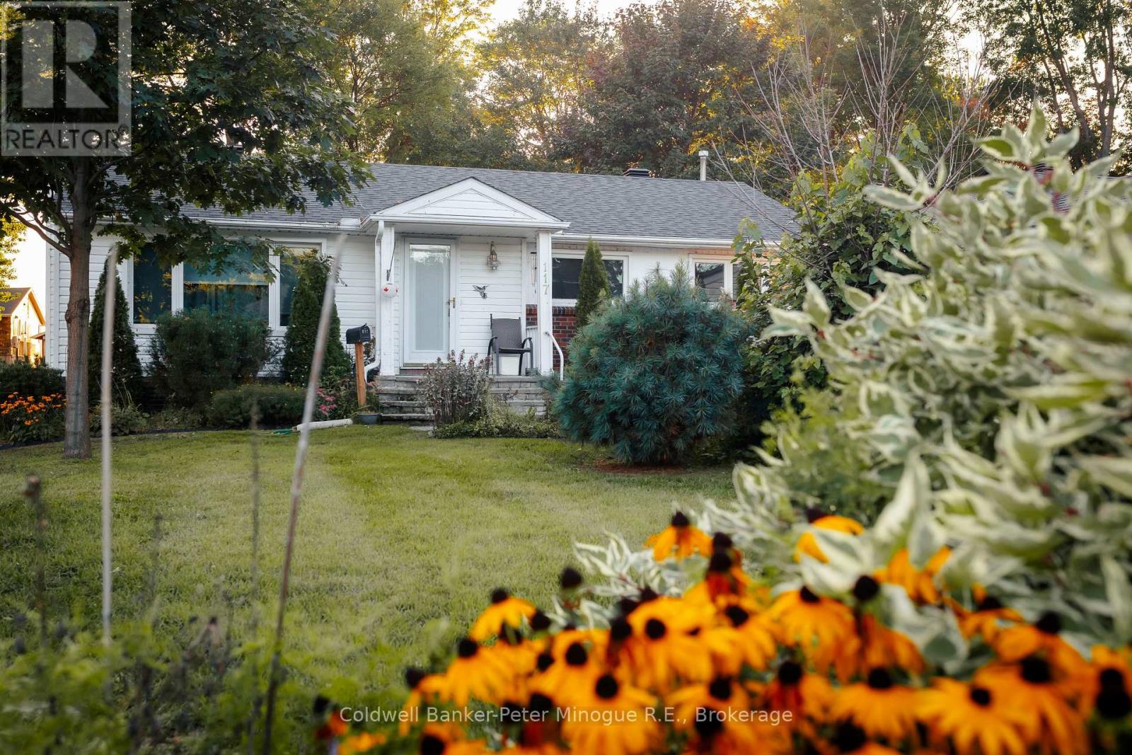 117 Campbell Avenue, North Bay (Ferris), Ontario, P1A1W1, North Bay (Ferris), Ontario — photo 2 of 5