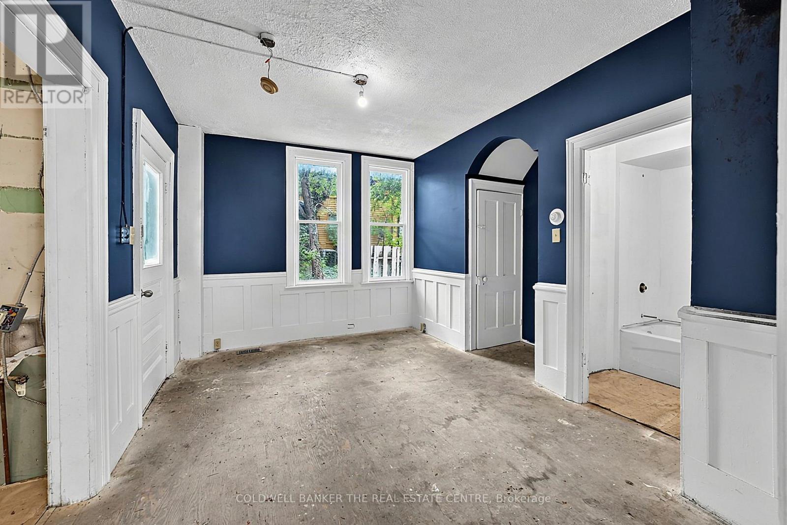 592 GORHAM STREET - 12
