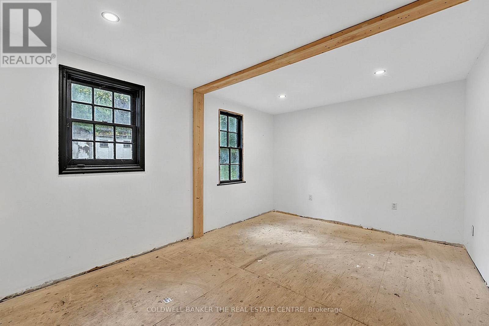 592 Gorham Street, Newmarket, ON photo 18