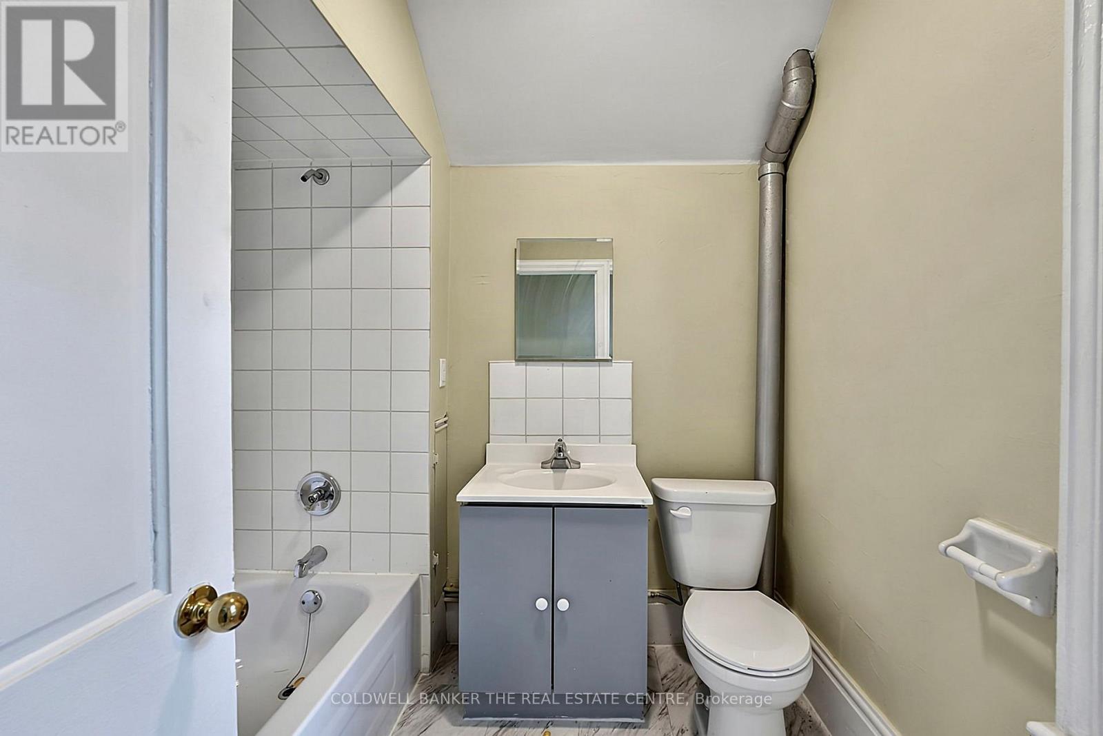 592 GORHAM STREET - 23