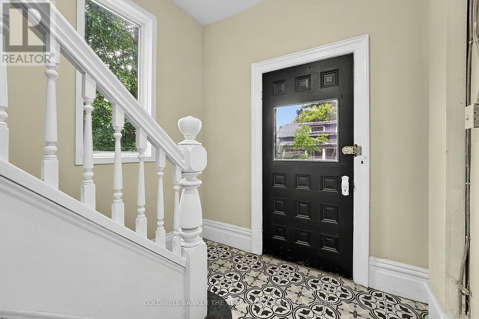 592 GORHAM STREET - 5