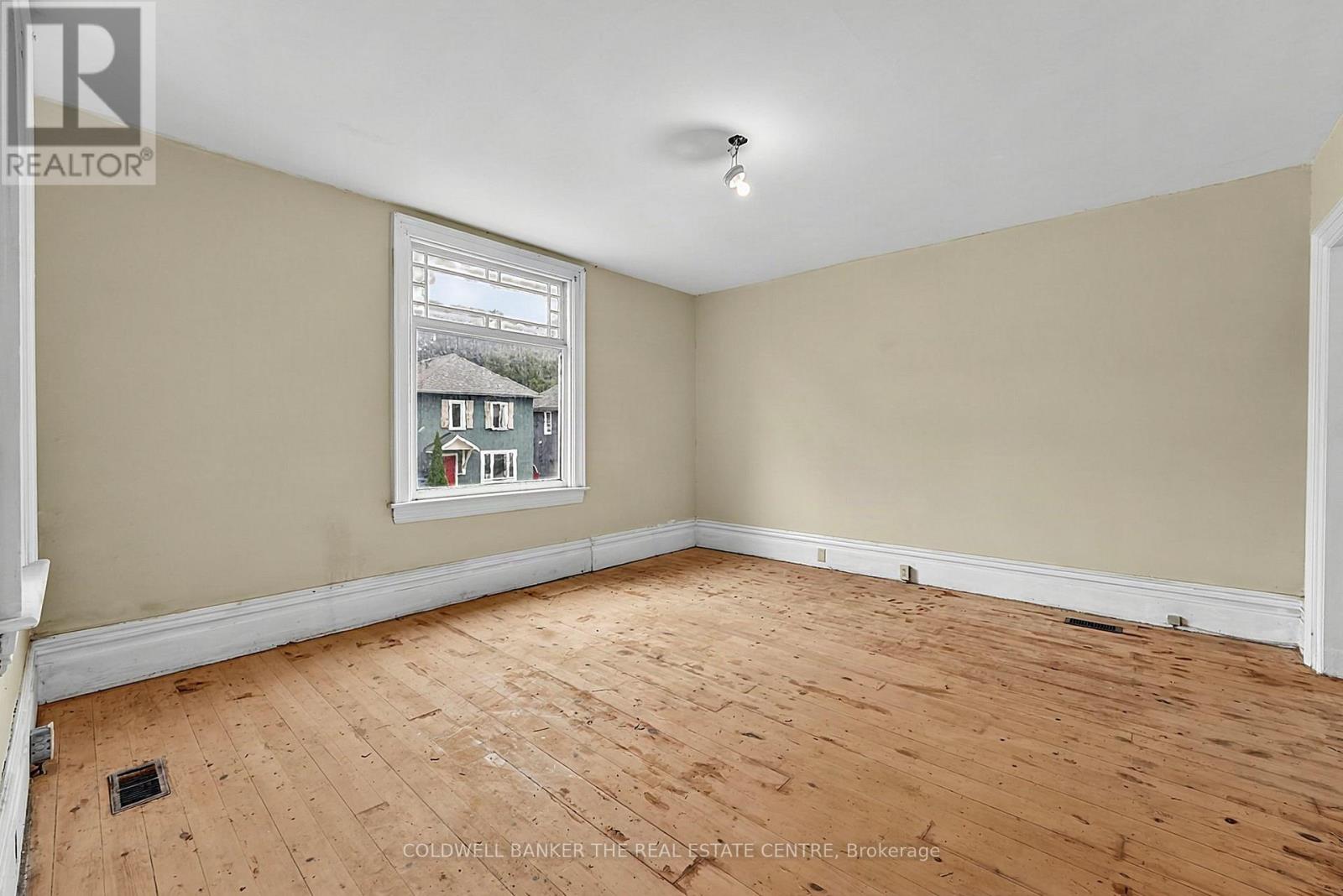 592 GORHAM STREET - 7