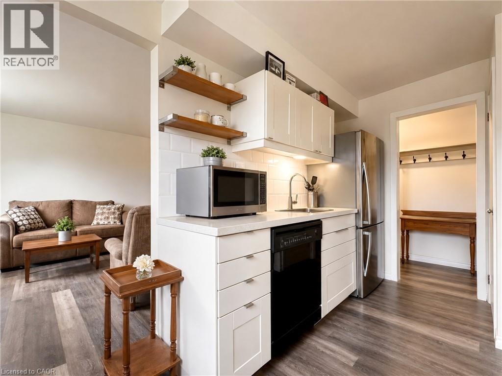 2 Bed, 1 Bath Apartment for Rent in St. Thomas – 15 JOHNSON Place Unit# 1, St. Thomas - Image 7