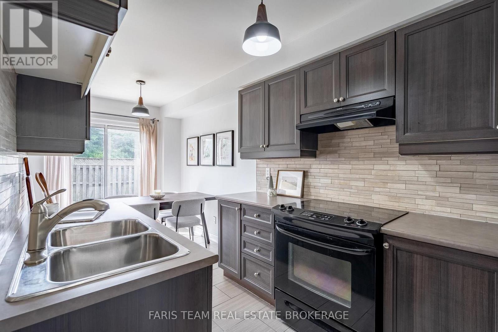 49 Cunningham Drive, Barrie (Ardagh), Ontario, L4N8L4, Barrie (Ardagh), Ontario — photo 5 of 5