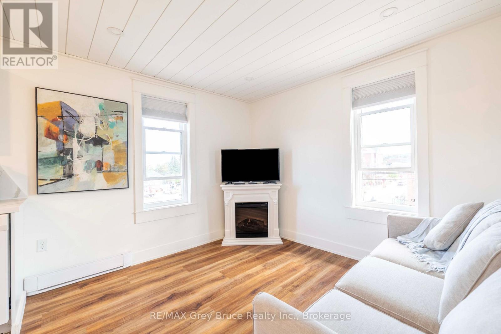 #303 110 Sykes Street North, Meaford, Ontario, N4L1S6, Meaford, Ontario — photo 5 of 5