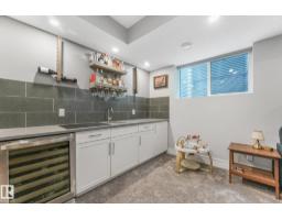 8715 83 Av Nw, Edmonton, AB T6C1B2 Photo 37