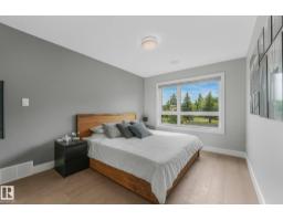 8715 83 Av Nw, Edmonton, AB T6C1B2 Photo 28