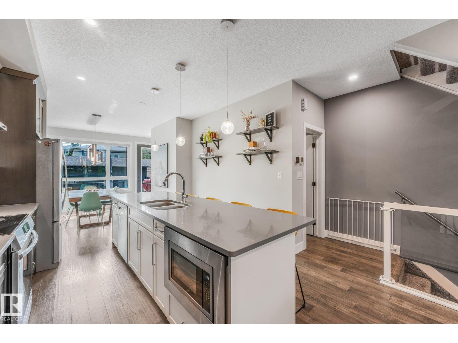 8715 83 Av NW, Bonnie Doon — photo 11 of 30