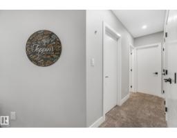 8715 83 Av Nw, Edmonton, AB T6C1B2 Photo 38