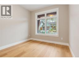 525 Hole-in-one Dr, Qualicum Beach, BC V9K0B9 Photo 13