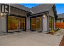 525 Hole-in-one Dr, Qualicum Beach, BC V9K0B9 Photo 15