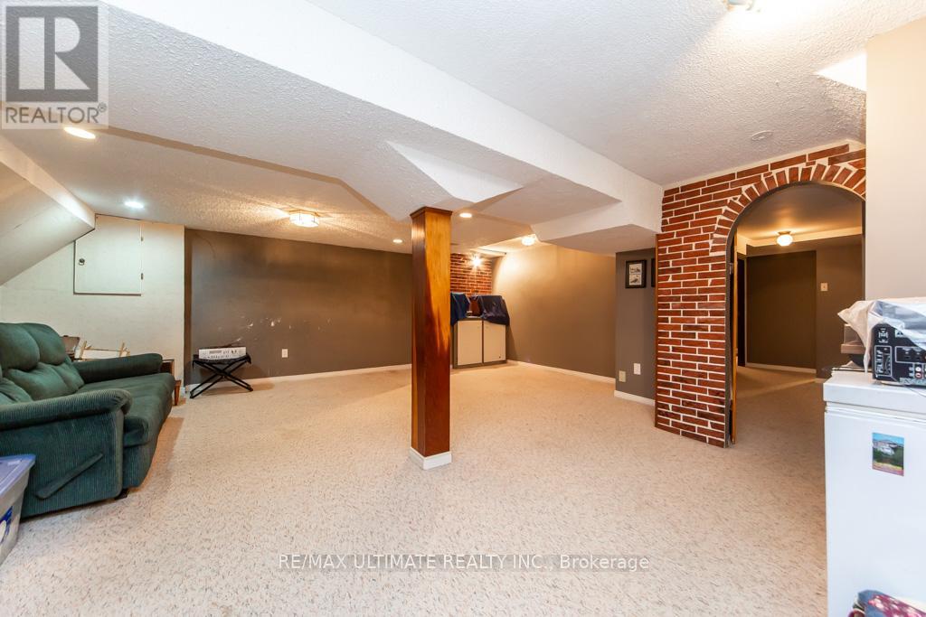 3 ARON DRIVE - 41