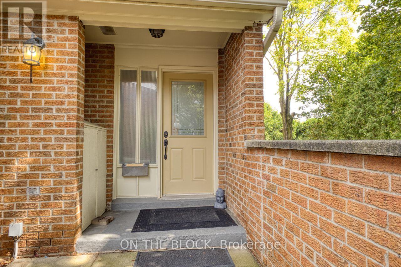 Photo of 1 - 3010 PALMER DRIVE