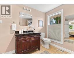 38 Lyle Place, Kitchener, ON N2B2J6 Photo 24