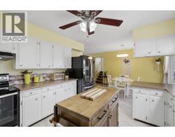 4pc Ensuite bath - 3325 Boyd Road, Merritt, BC V1K1J3 Photo 12