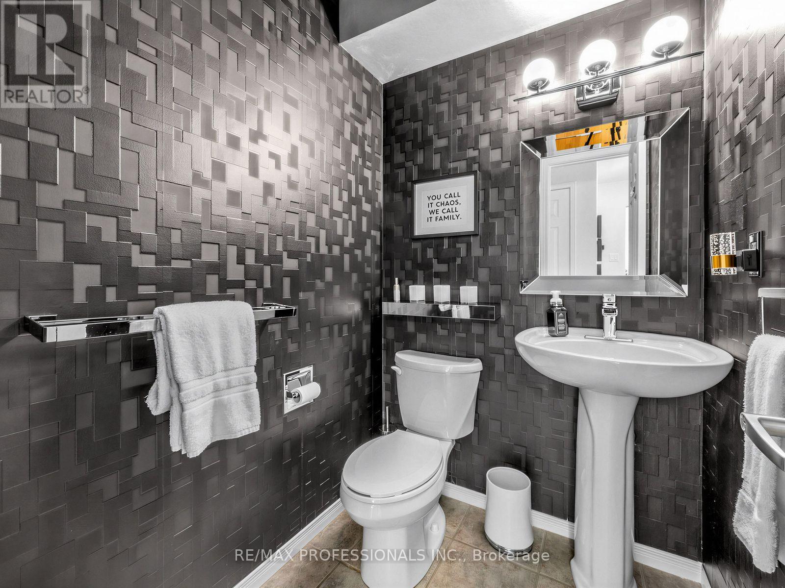 1025 Moorelands Crescent, Pickering, ON photo 17