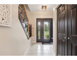 Dinette - 39 Ch. Tessier, Val Des Monts, QC J8N4J2 Photo 6