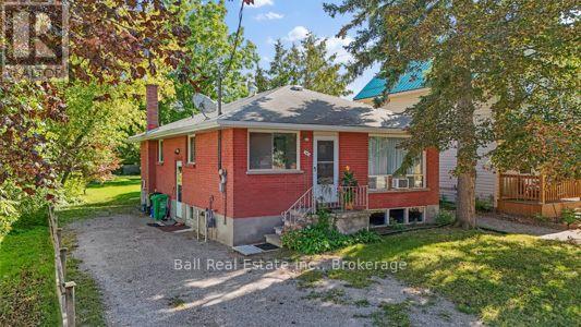 547 Albert Street, Peterborough (Town Ward 3), Ontario, K9J4N7, Peterborough (Town Ward 3), Ontario — photo 2 of 5