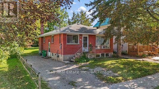 547 Albert Street, Peterborough (Town Ward 3), Ontario, K9J4N7, Peterborough (Town Ward 3), Ontario — photo 3 of 5