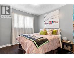 Primary Bedroom - 301 Cascade Street, Saskatoon, SK S7J0M4 Photo 6