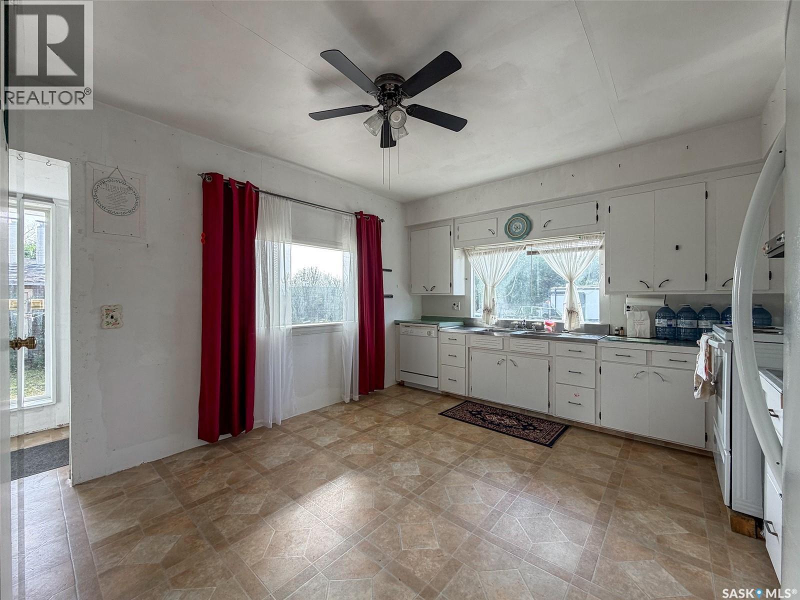 108 1st STREET E, Climax — photo 17