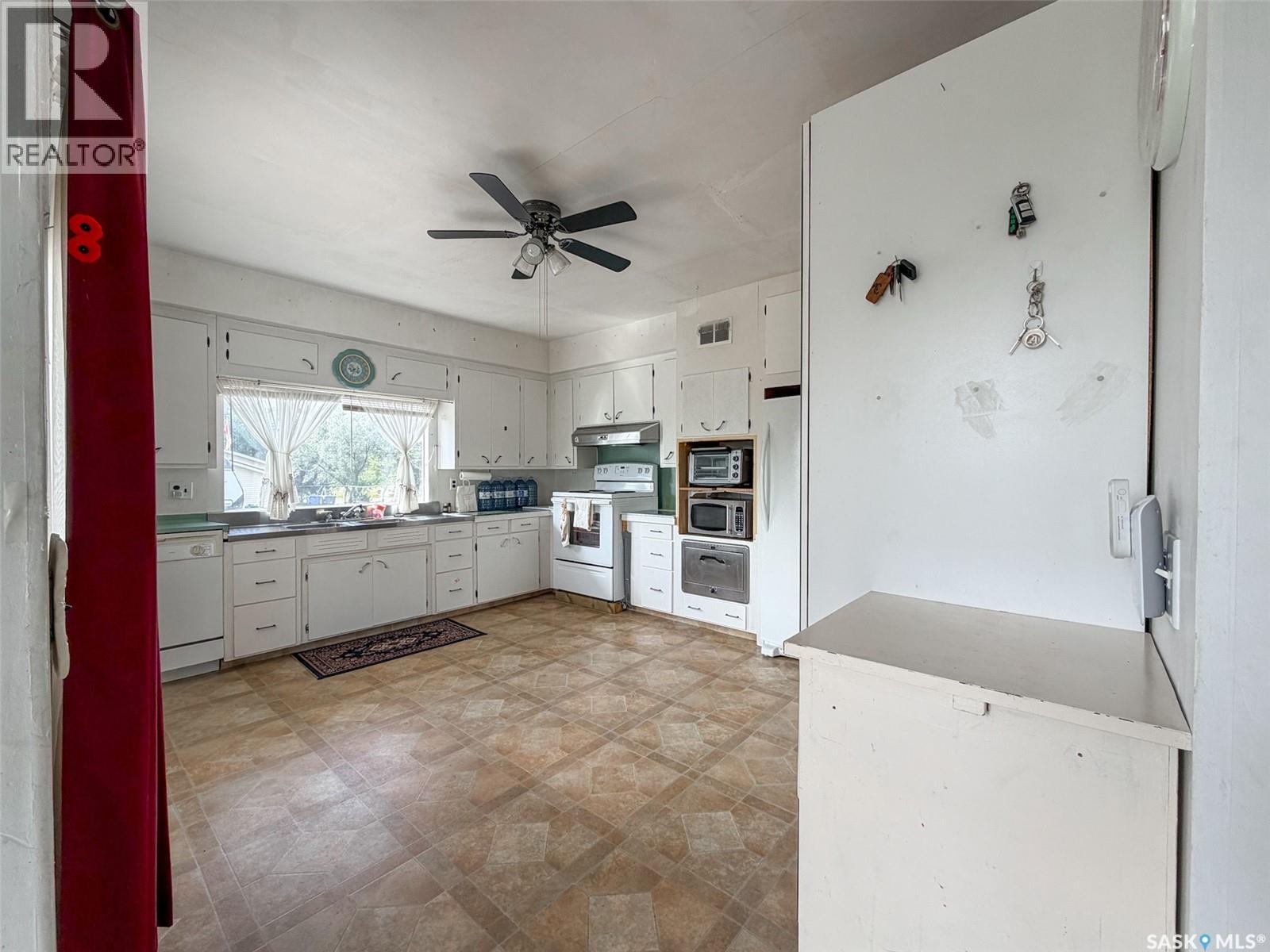 108 1st STREET E, Climax — photo 25