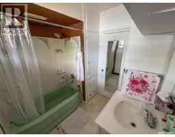 108 1st Street E, Climax, SK S0N0N0 Photo 14