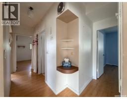 Laundry room - 108 1st Street E, Climax, SK S0N0N0 Photo 9