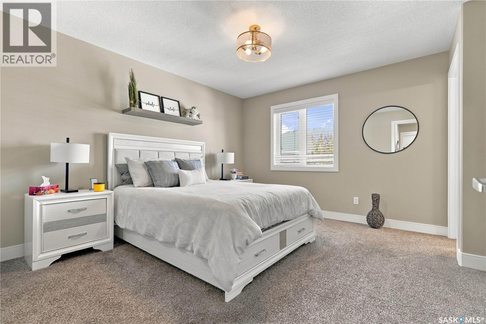 #52 115 Veltkamp CRESCENT - 29