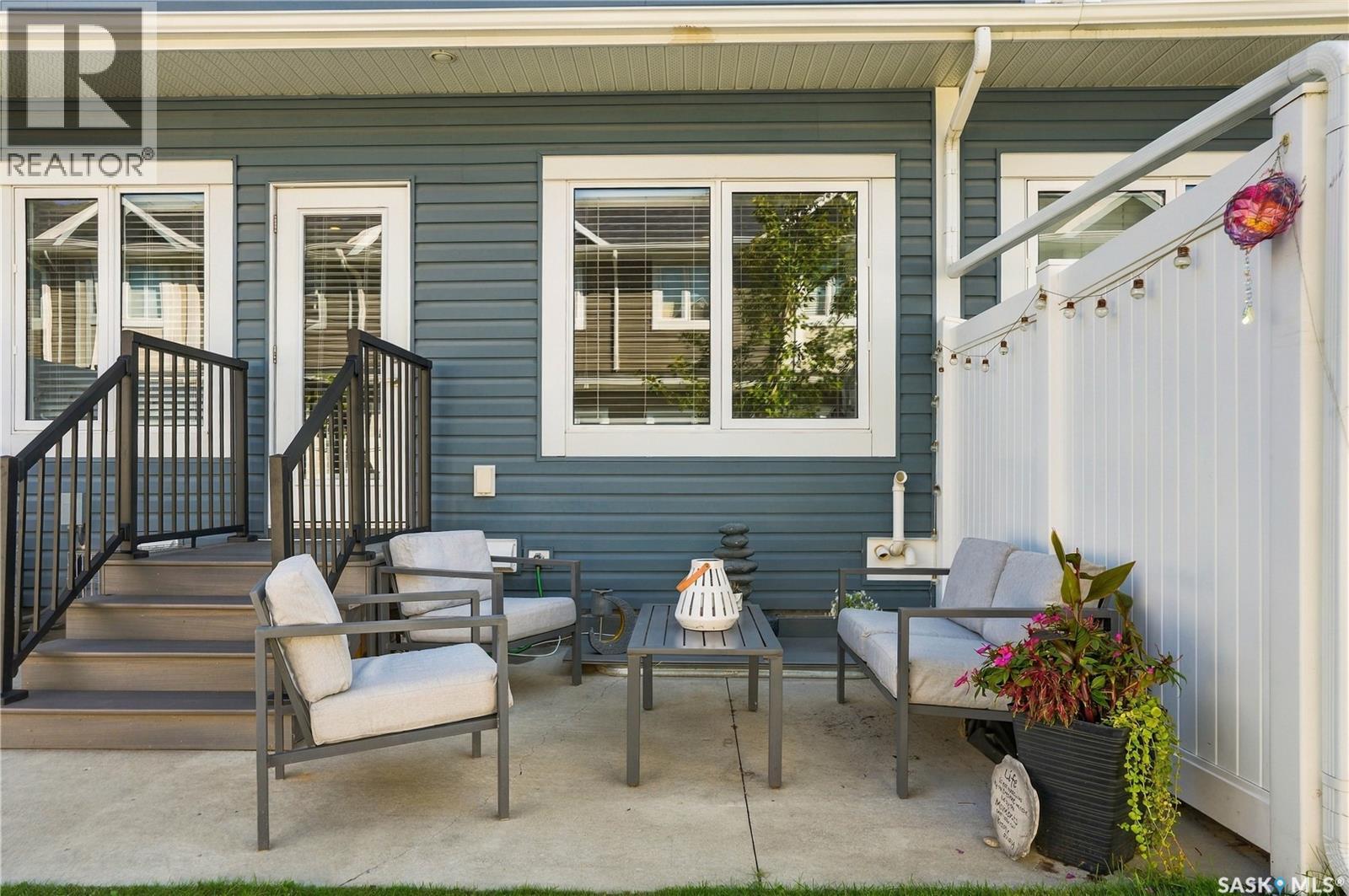 #52 115 Veltkamp CRESCENT - 44