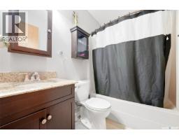29 Thorn Crescent, Moose Jaw, SK S6J1J3 Photo 19