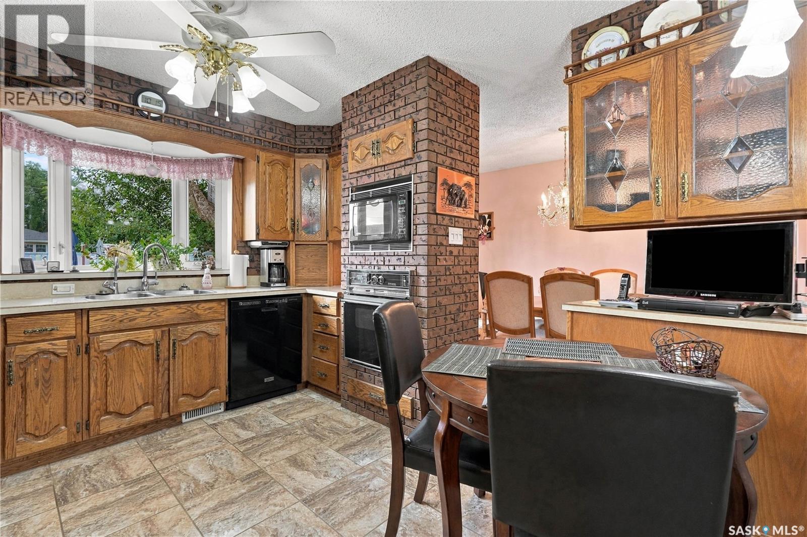 1015 Simcoe STREET, Moose Jaw — photo 18