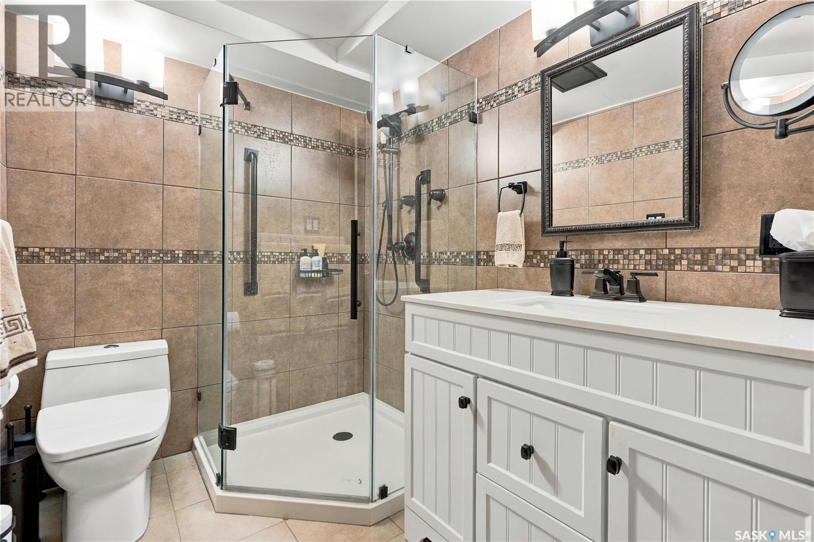 1015 Simcoe STREET - Image 37