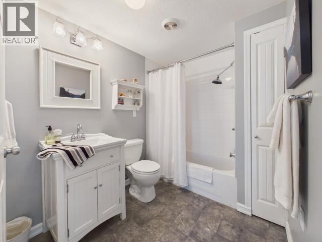 11070 HIGHWAY 101 - Image 25
