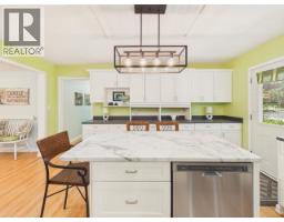 4pc Bathroom - 11070 Highway 101, Powell River, BC V8A0L5 Photo 10