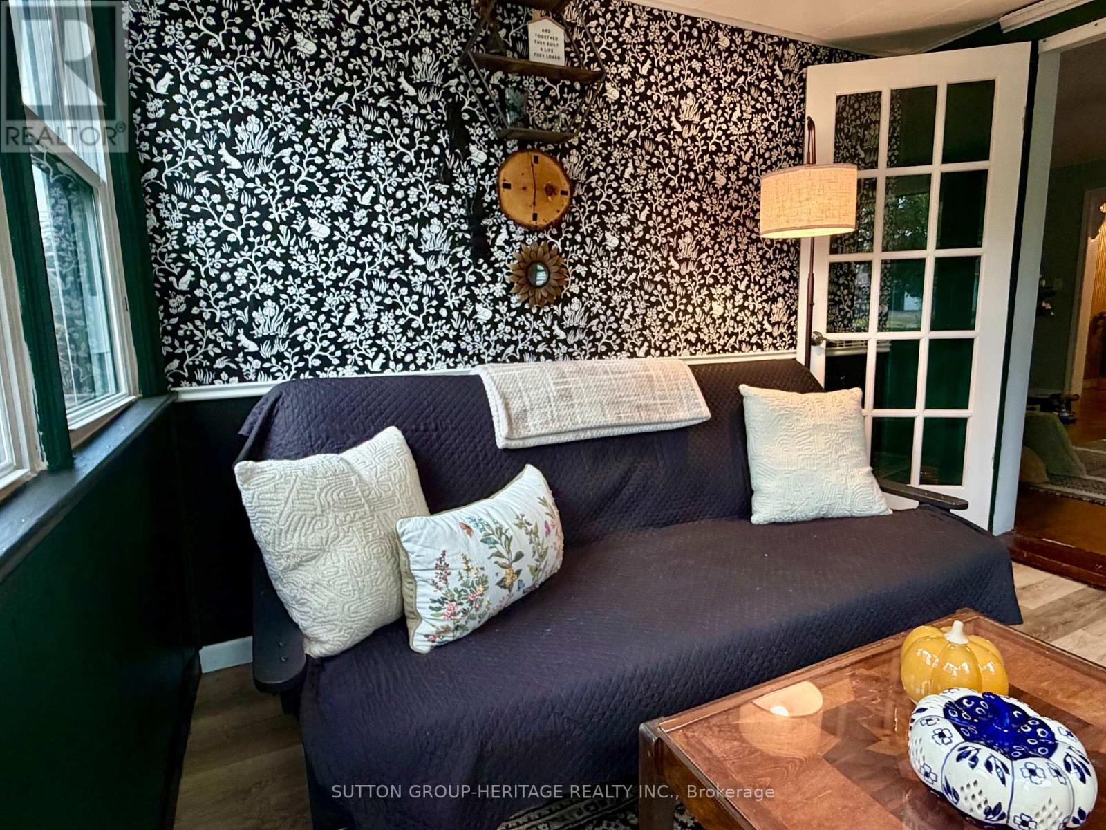 355 GILBERT AVENUE - Image 19
