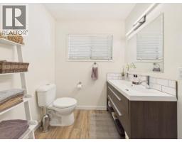 11070 Highway 101, Powell River, BC V8A0L5 Photo 29