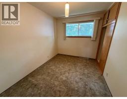 Living room - 105 Poplar Place, Hinton, AB T7V1E6 Photo 9