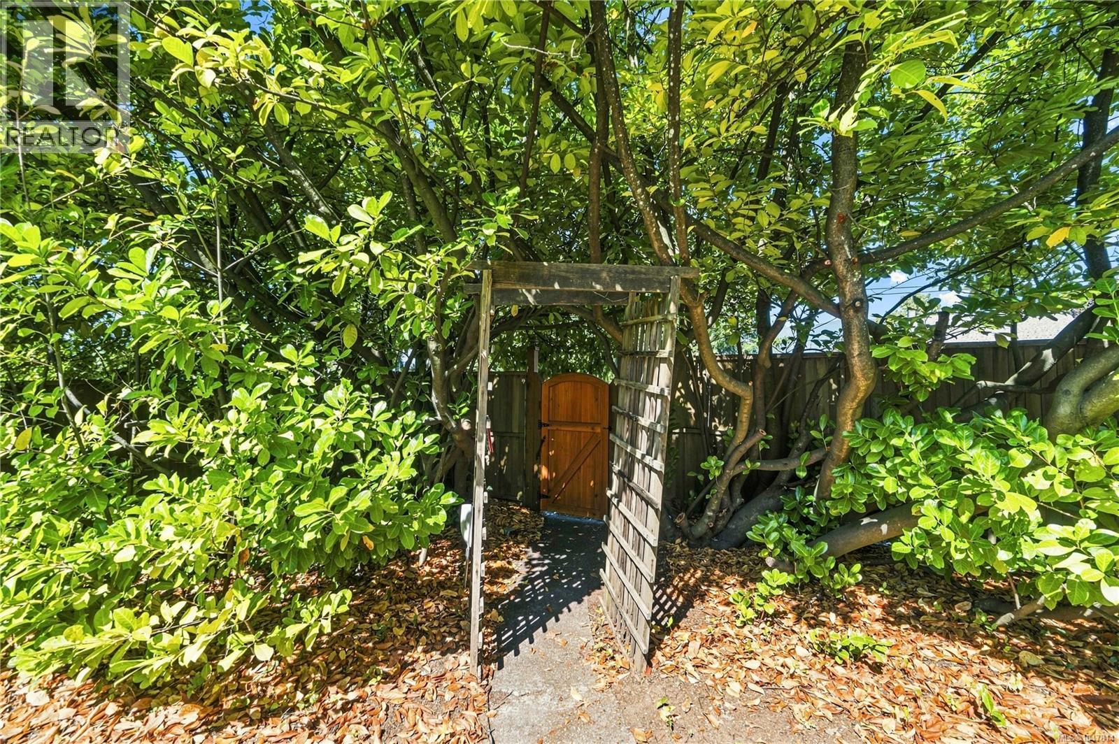 4244 Johnston Rd - Image 46