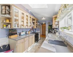 4244 Johnston Rd, Port Alberni, BC V9Y5M9 Photo 17