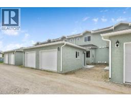 407 Strathcona Circle - photo 2
