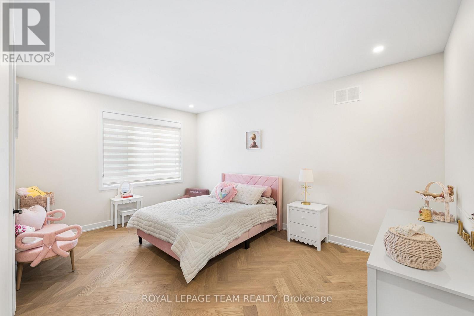 649 BRIDGEPORT AVENUE photo 42