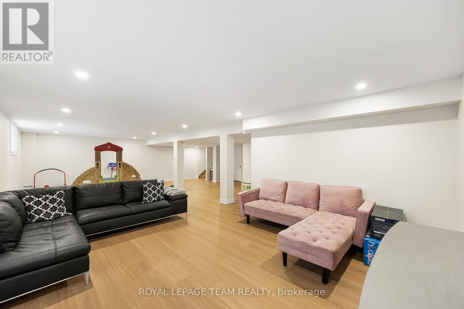 649 BRIDGEPORT AVENUE photo 48
