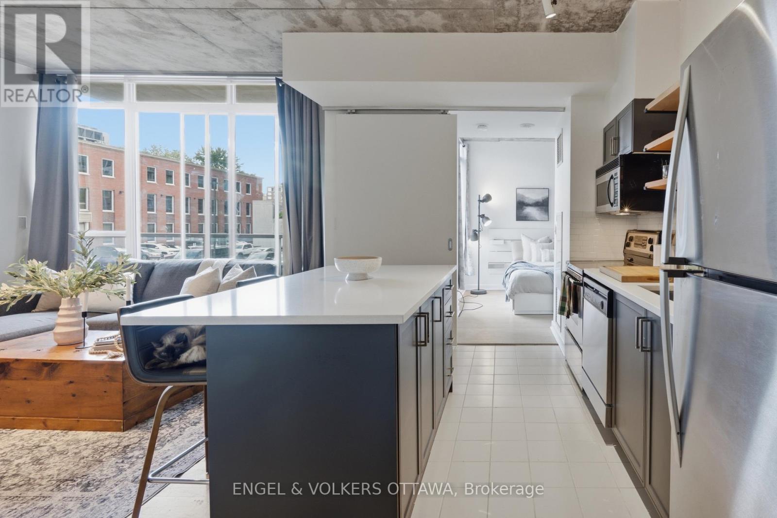 #207 180 YORK STREET - 10