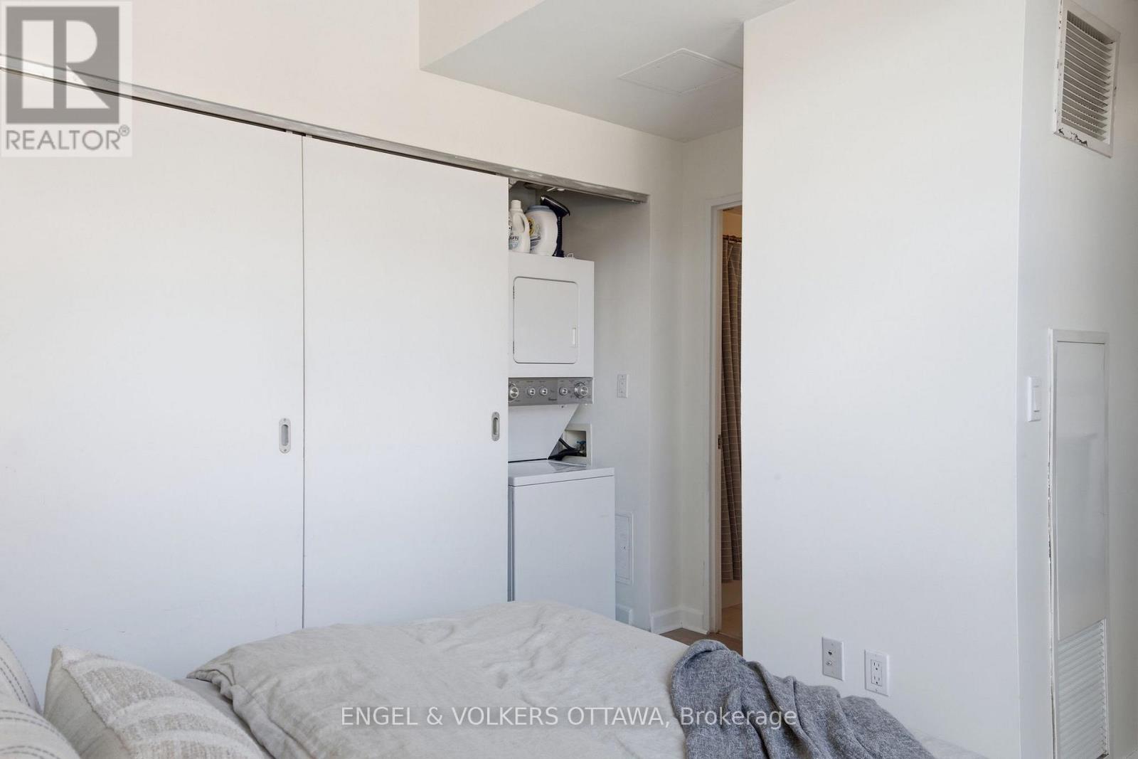#207 180 YORK STREET - Image 21