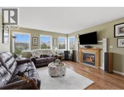 Dining nook - 8857 Badger Drive, Kamloops, BC V2C6V2 Photo 8