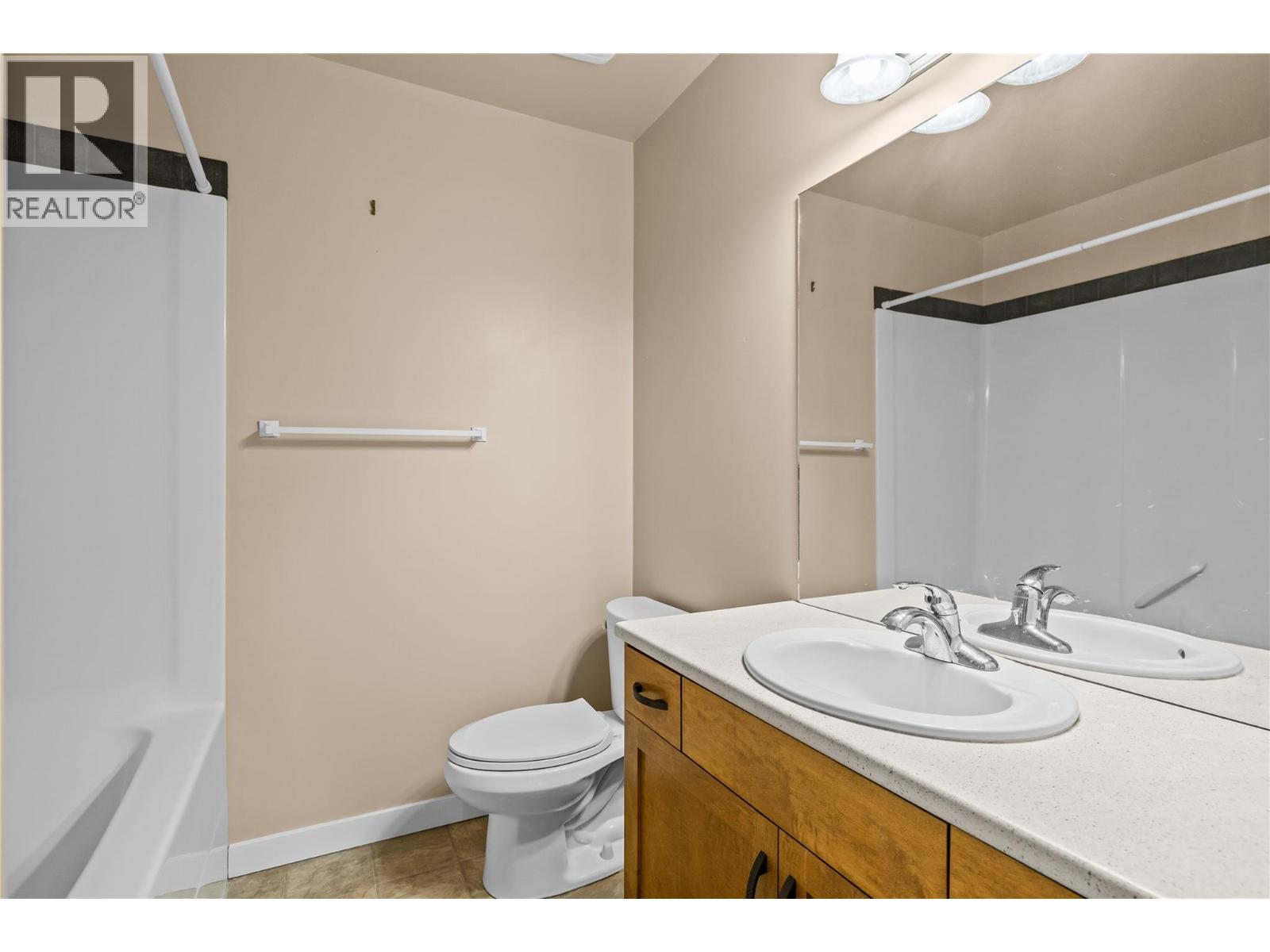 302 135 Ziprick Road, Kelowna